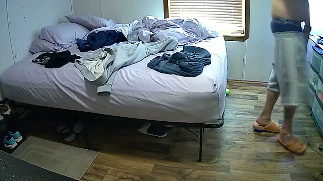 Muffdiver718 online show from 03.18.25