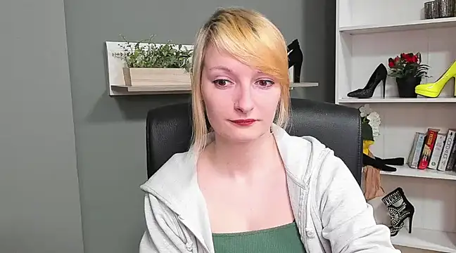 hottieBlair online show from 03.13.25