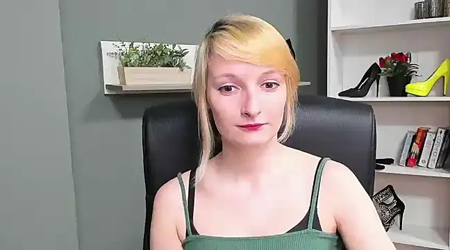 hottieBlair online show from 03.13.25