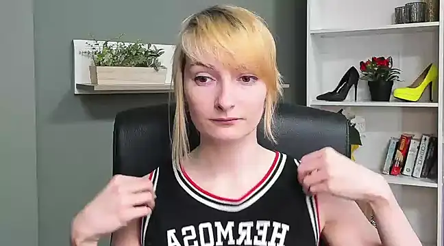 hottieBlair online show from 03.17.25