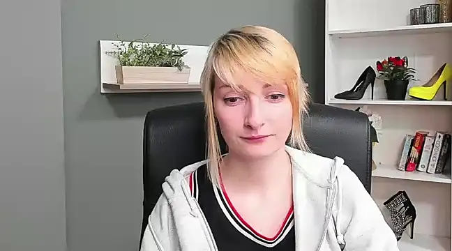 hottieBlair online show from 03.17.25