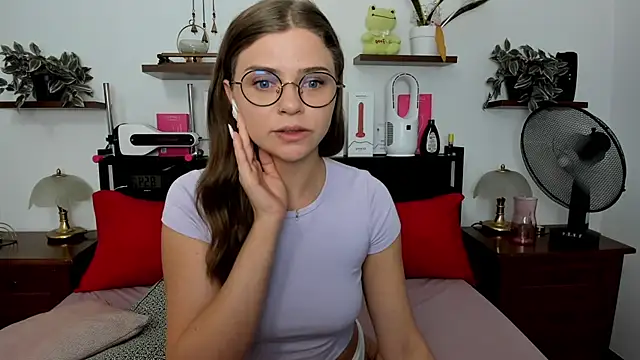 Snapshot of HaleyReedme chatting on 07.16.26 HaleyReedme online show from 07.16.26
