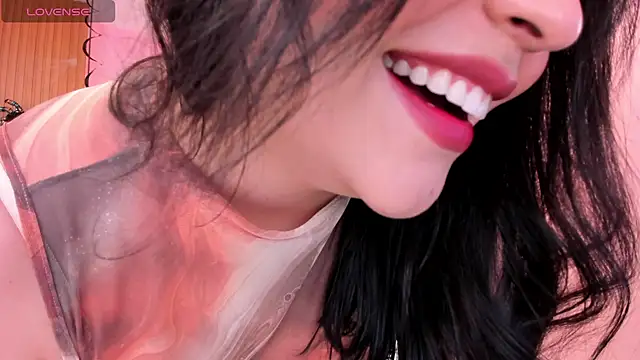 Snapshot of eva_sainnt chatting on 10.15.25 eva sainnt online show from 10.15.25