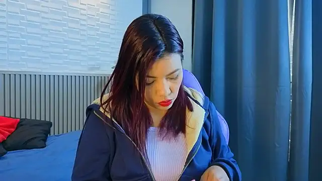 TiffanyWalk online show from 03.16.26