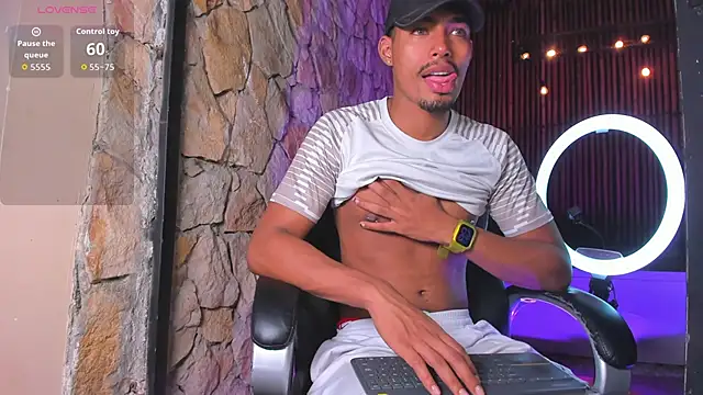 Snapshot of LiamByrne chatting on 12.15.25 LiamByrne online show from 12.15.25