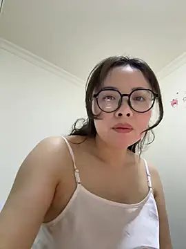 Snapshot of aa520uv chatting on 04.28.26 aa520uv online show from 04.28.26