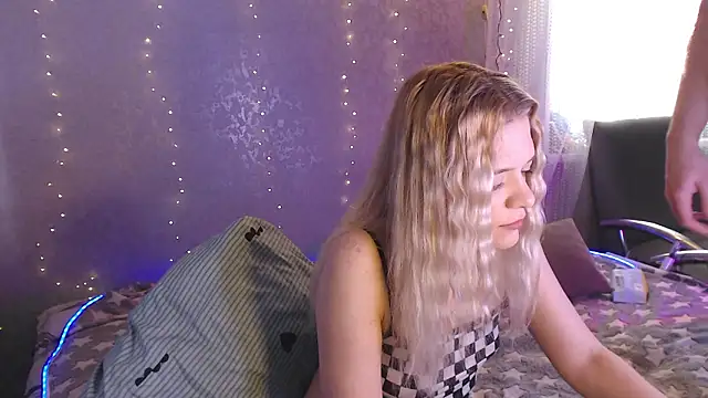 Snapshot of Your_Horny_Friends chatting on 02.27.26 Your Horny Friends online show from 02.27.26