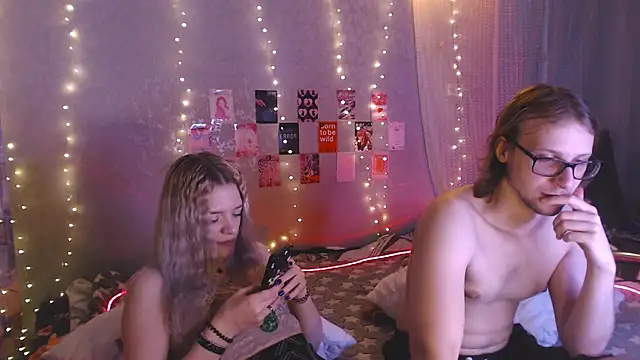 Snapshot of Your_Horny_Friends chatting on 04.04.26 Your Horny Friends online show from 04.04.26