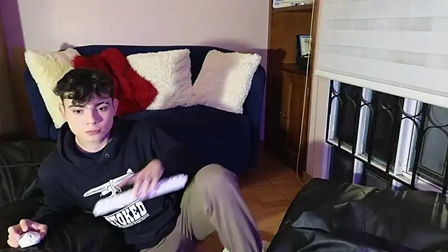 Snapshot of lukeboyce33 chatting on 01.06.26 lukeboyce33 online show from 01.06.26