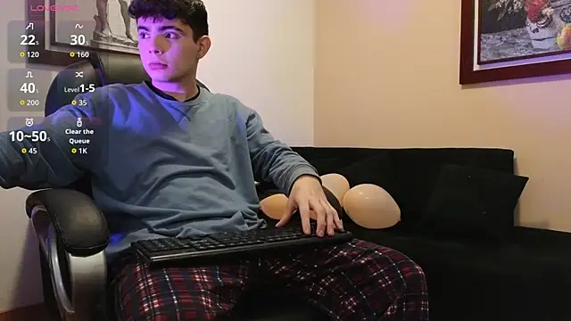 Snapshot of lukeboyce33 chatting on 02.08.26 lukeboyce33 online show from 02.08.26