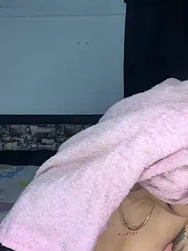 Snapshot of Candy_Roose chatting on 03.22.25 Candy Roose online show from 03.22.25