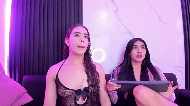 MiaScott5 online show from 12.21.25