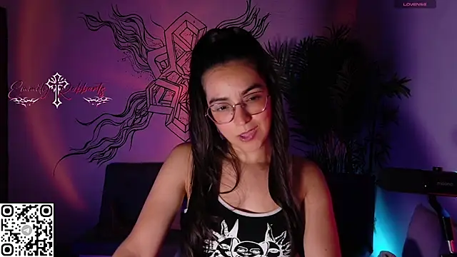 Snapshot of Emmi_Roberts chatting on 05.19.26 Emmi Roberts online show from 05.19.26