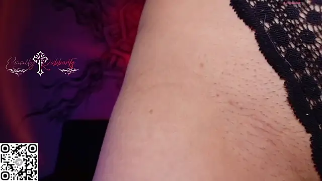 Snapshot of Emmi_Roberts chatting on 05.19.26 Emmi Roberts online show from 05.19.26