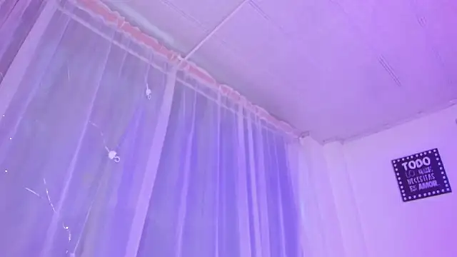 Pretty Johnson  online show from 11.22.25