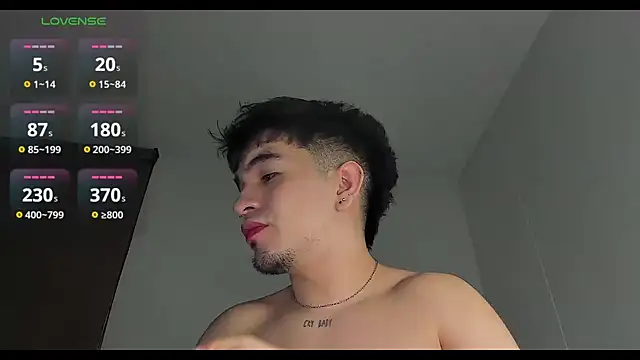 Snapshot of cmzo_ chatting on 02.01.26 cmzo online show from 02.01.26