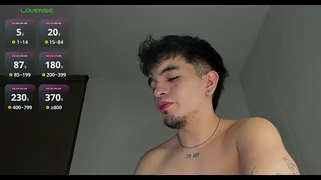 Snapshot of cmzo_ chatting on 02.04.26 cmzo online show from 02.04.26