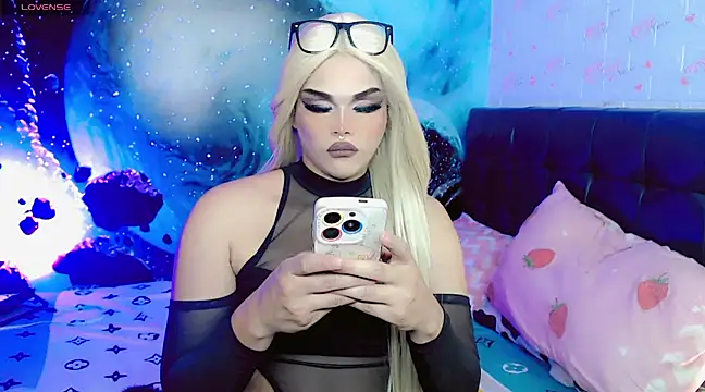 Eriika Sweett online show from 03.13.25