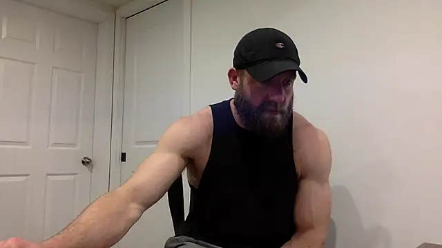 Snapshot of clarkefit chatting on 03.22.25 clarkefit online show from 03.22.25