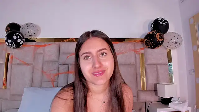 Snapshot of Hanna_Evans__ chatting on 10.27.25 Hanna Evans   online show from 10.27.25
