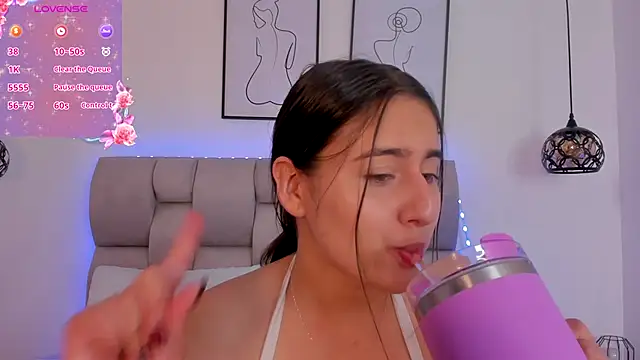 Hanna Evans   online show from 01.06.26