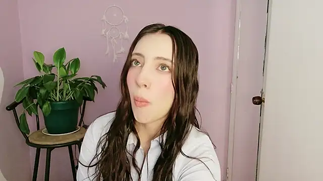 Rebbecawhite meow online show from 05.18.26