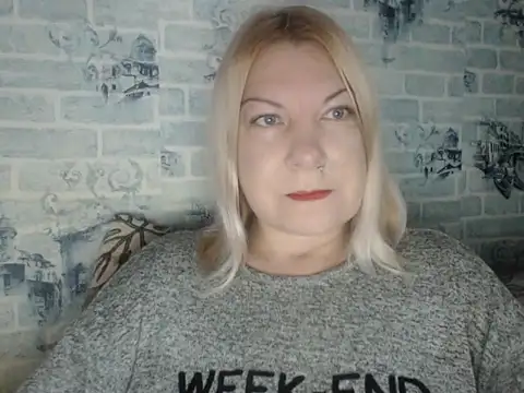 Snapshot of Lillia_Ray chatting on 11.15.25 Lillia Ray online show from 11.15.25