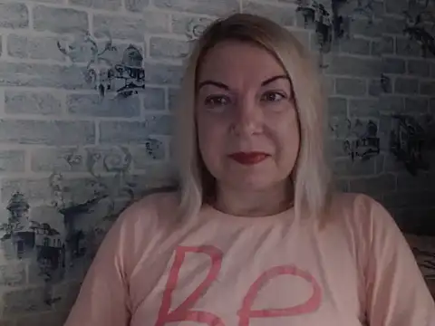 Snapshot of Lillia_Ray chatting on 12.01.25 Lillia Ray online show from 12.01.25