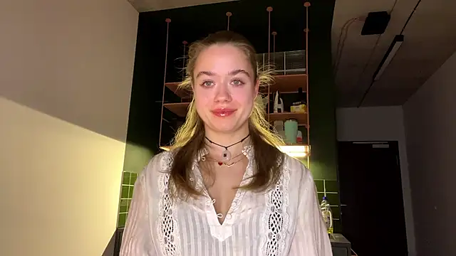 Snapshot of kiyoko_kur_ chatting on 03.15.25 kiyoko kur online show from 03.15.25