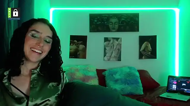 Snapshot of TwinFlamesX chatting on 03.17.25 TwinFlamesX online show from 03.17.25