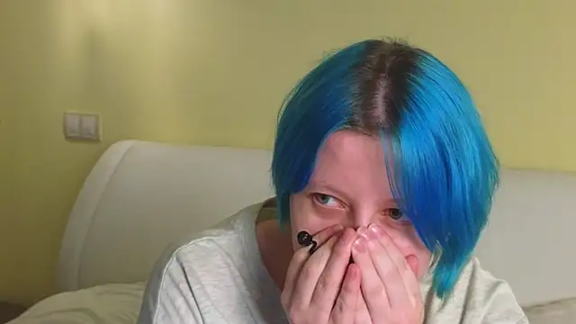 ErlineBeamer online show from 03.18.25