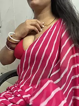Snapshot of jhanvi_boo chatting on 06.27.26 jhanvi boo online show from 06.27.26