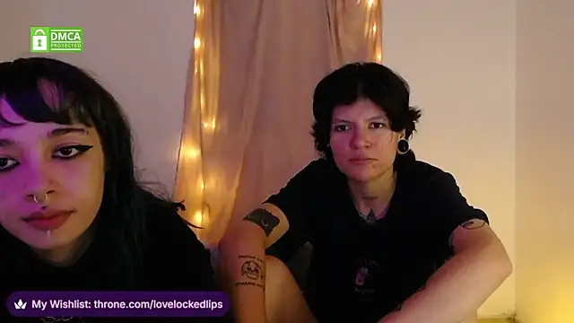 Snapshot of lovelockedlips chatting on 02.26.26 lovelockedlips online show from 02.26.26