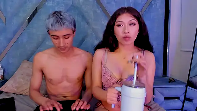 Snapshot of LauryAndNarem69 chatting on 11.14.25 LauryAndNarem69 online show from 11.14.25