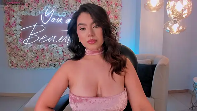 CandaseRussell online show from 10.25.25