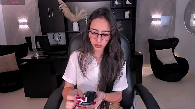 LarisaSmirnov online show from 01.12.26