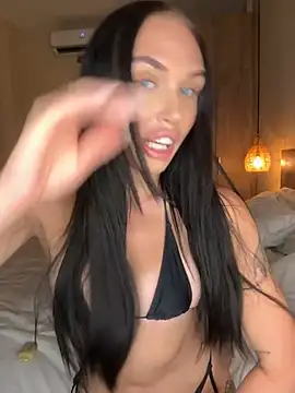 Snapshot of darcy_daniels chatting on 03.19.25 darcy daniels online show from 03.19.25