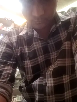 Snapshot of vikesh05 chatting on 05.17.26 vikesh05 online show from 05.17.26