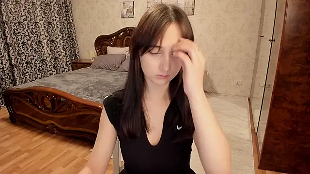 JulietMonli online show from 10.29.25