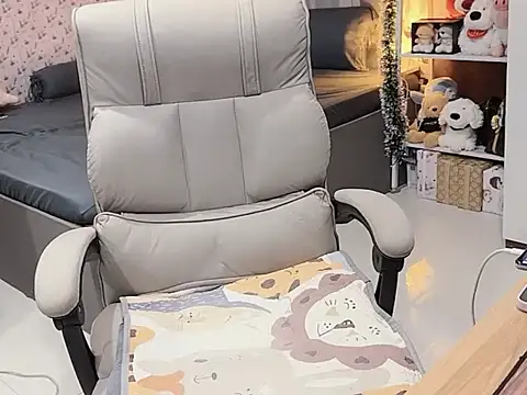 Snapshot of Nabiii6868 chatting on 12.18.25 Nabiii6868 online show from 12.18.25