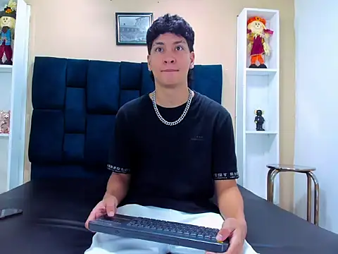 Jhojan twink online show from 11.21.25