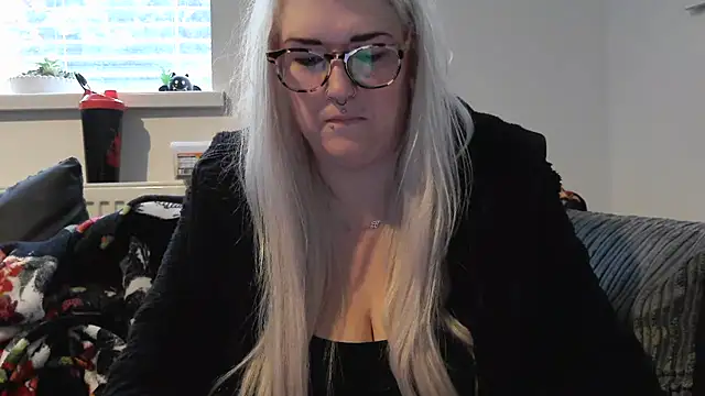 Snapshot of Sizzling_Indie36 chatting on 09.14.25 Sizzling Indie36 online show from 09.14.25