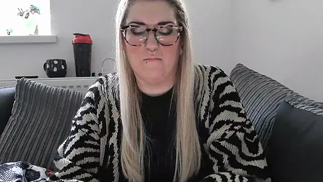 Sizzling Indie36 online show from 11.18.25