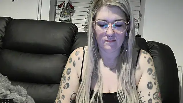 Sizzling Indie36 online show from 12.20.25