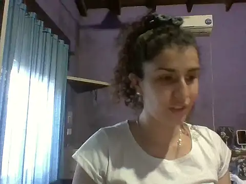 Snapshot of Charlotte0000 chatting on 09.30.25 Charlotte0000 online show from 09.30.25