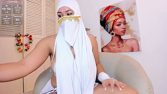 Layla arabelle online show from 10.10.25