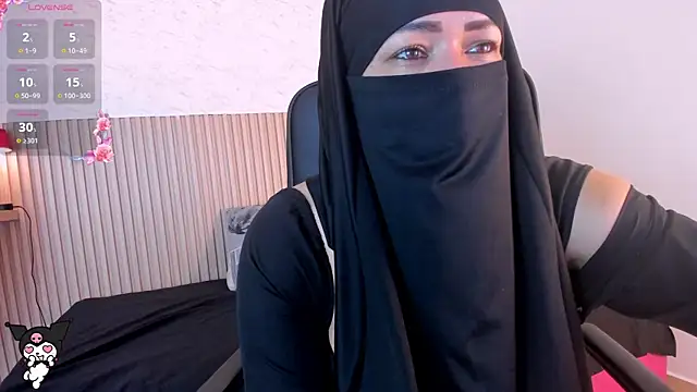 Snapshot of Layla_arabelle chatting on 05.03.26 Layla arabelle online show from 05.03.26