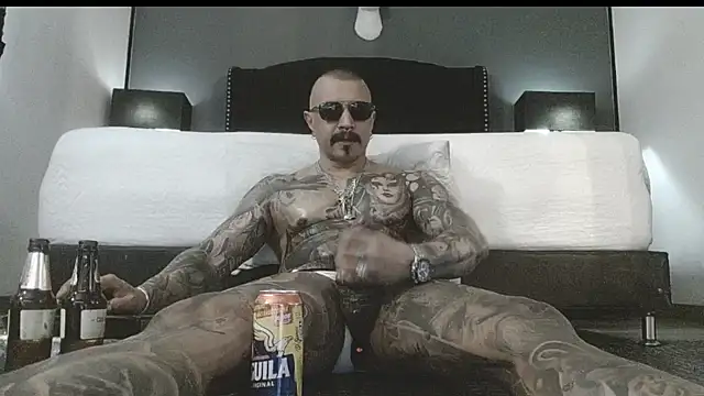 danilog515 online show from 11.19.25