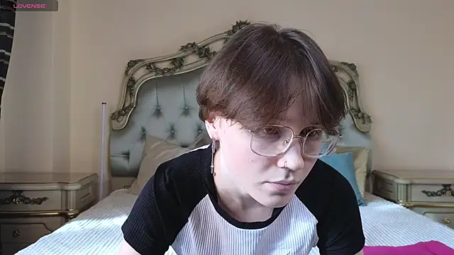 Snapshot of Tara_Lawson chatting on 03.23.25 Tara Lawson online show from 03.23.25
