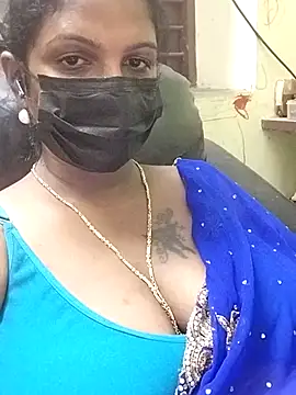 Snapshot of poojaa-rani chatting on 11.05.25 poojaa-rani online show from 11.05.25